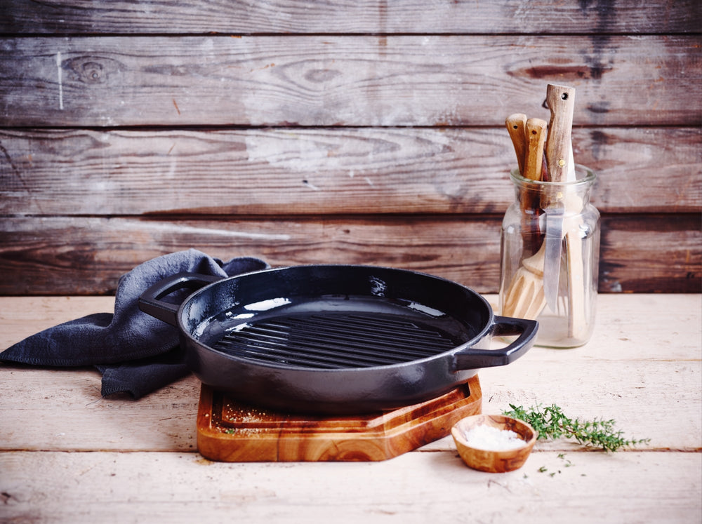 Alva Grill Pan/Grill Plate cast iron Nori ø 28 cm – enamelled non-stick coating – includes free leather handles – suitable for all heat sources