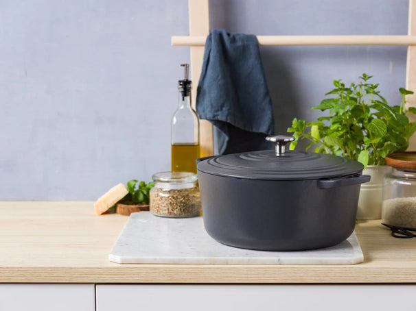 BK Cocotte Bourgogne Earl Grey de Hierro Fundido ø 28 cm / 6,7 litros - revestimiento antiadherente esmaltado