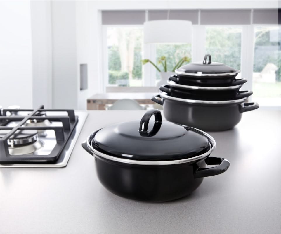 BK Braadpan Fortalit Emaille Zwart ø 22 cm / 2 Liter - sfeerbeeld 4