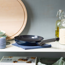 BK Koekenpan Enjoy Oxford Blue ø 20 cm - sfeerbeeld 2