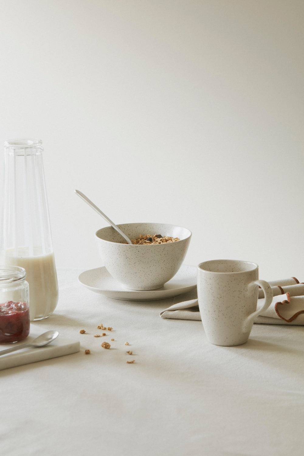 Broste Copenhagen Breakfast set Nordic Vanilla 6-piece / 2 persons - 2 breakfast plates, 2 bowls and 2 cups