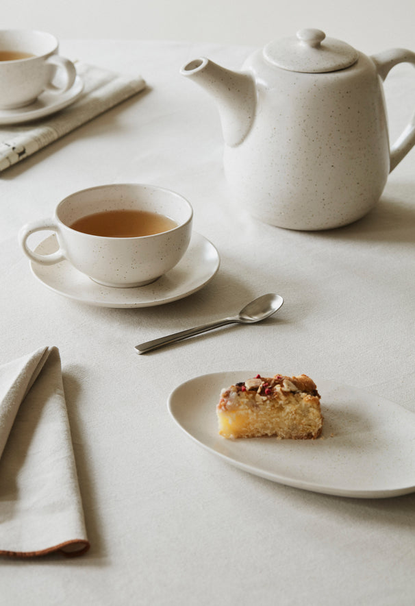 Broste Copenhagen Juego de té Nordic Vanilla 7 piezas / 2 personas - 1 tetera, 2 platillos y 2 tazas con platos