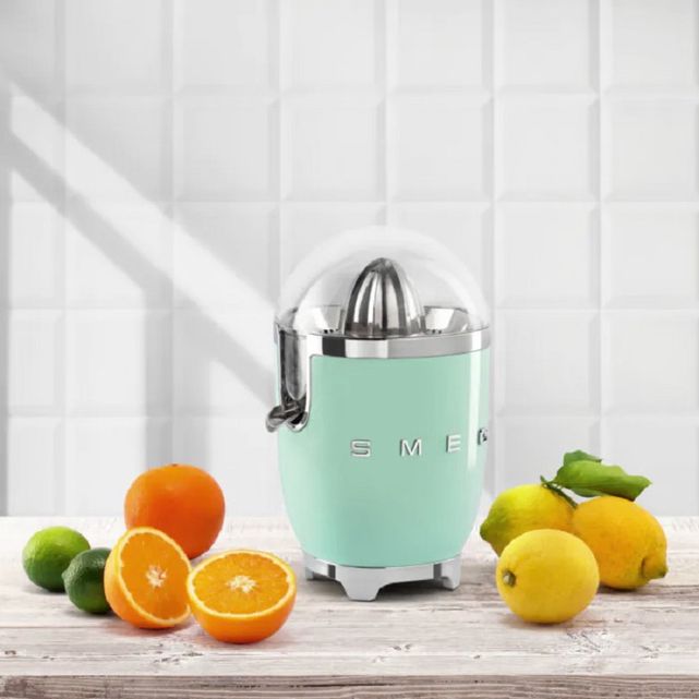 What should you look for when buying an electric citrus juicer?
