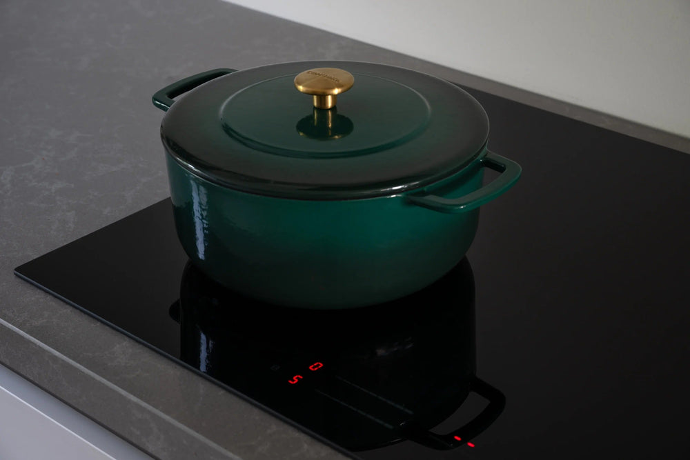 Combekk Braadpan met deksel Gietijzer Holly Green ø 28 cm / 5.3 Liter - sfeerbeeld 3