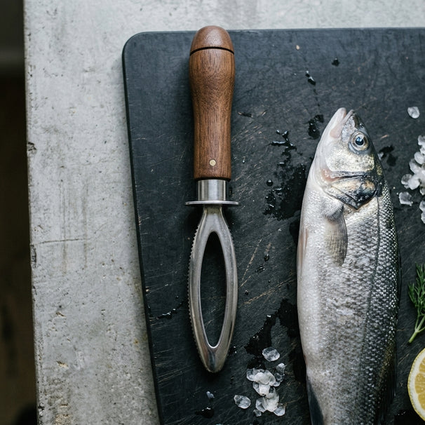 Crafts La Marée Fish Scaler Walnut - 21.4 cm