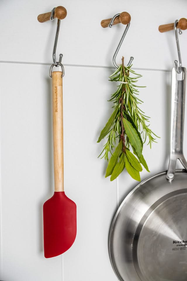 KitchenAid Spatula Core Birchwood Empire Red Silicone 32cm - Scraper Nonstick safe
