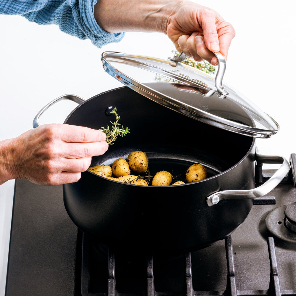 GreenPan Pannenset Copenhagen Zwart 3-delig - Steelpan ø 16 cm, Kookpan ø 18 & 20 cm - sfeerbeeld 3