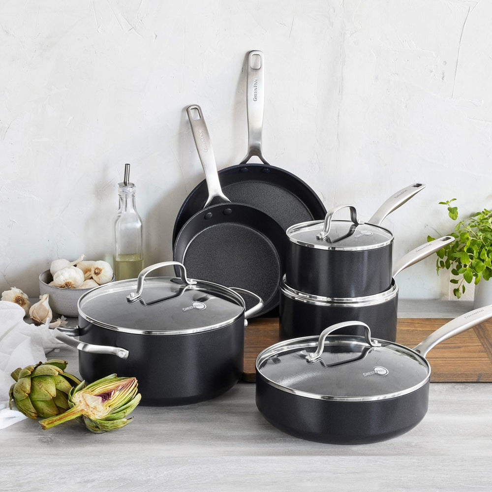 GreenPan Steelpan met 2 Schenktuiten Copenhagen Zwart ø 16 cm / 1.6 Liter - sfeerbeeld 2