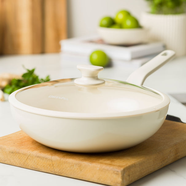 GreenPan Wok Pan with Lid Essence Pro Clay ø 28 cm / 3.69 Litres - ceramic non-stick coating