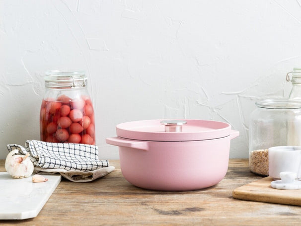 KitchenAid Casserole Cast Iron Dried Rose ø 22 cm / 3.3 Litres - enamelled non-stick coating