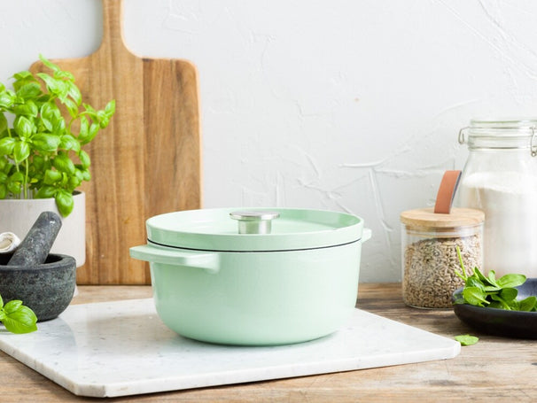 KitchenAid Casserole Cast Iron Pistachio ø 22 cm / 3.3 Litres - enamelled non-stick coating