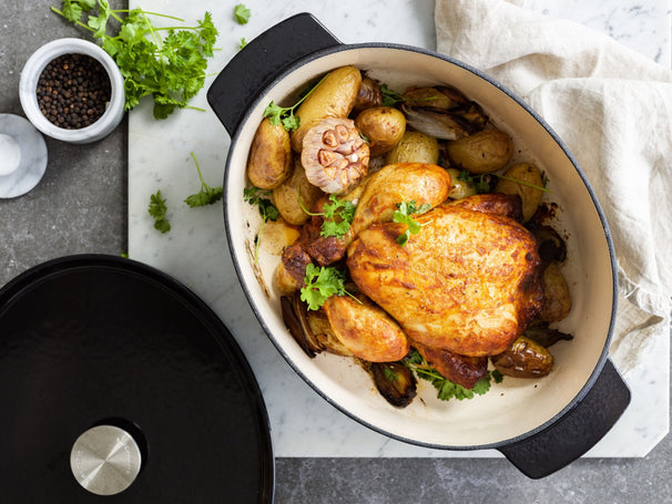 KitchenAid Casserole Oval Cast Iron Onyx Black 30 cm / 5.6 Litres - enamelled non-stick coating