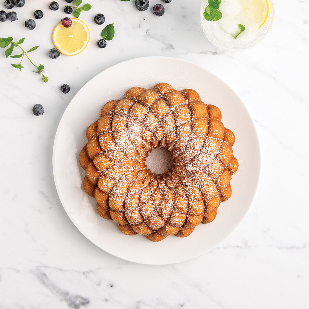 Nordic Ware Bundt Pan Kaleidoscope Gold - Cast Aluminum - ø 23 cm