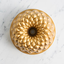 Nordic Ware Bundt Pan Kaleidoscope Gold - Cast Aluminum - ø 23 cm