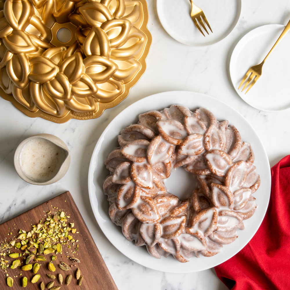 Nordic Ware Bundt Pan Laurel Wreath Gold - Cast Aluminum - ø 27 cm