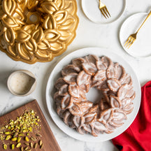 Nordic Ware Bundt Pan Laurel Wreath Gold - Cast Aluminum - ø 27 cm