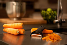 OXO Good Grips Thin peeler Y model