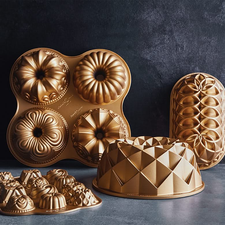 Nordic Ware Cake Pan / Loaf Pan Jubilee Gold - Aluguss - 26 x 15 cm