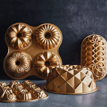 Nordic Ware Cake Pan / Loaf Pan Jubilee Gold - Aluguss - 26 x 15 cm