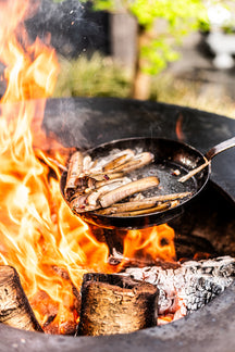 Forged Frying pan carbon steel – suitable for BBQ – Ø 24 cm – suitable for all heat sources