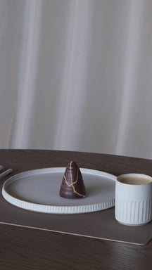LIND DNA Placemats Nupo - Leather - Truffle - Curved - 44 x 37 cm - 2 Pieces
