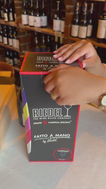Riedel Red Wine Glass Fatto A Mano Performance - Pinot Noir - Black Base - 830 ml