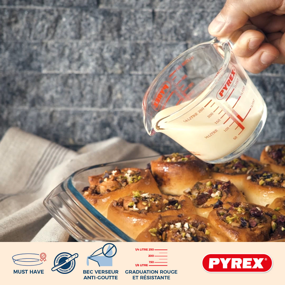 Pyrex Glass Measuring Cup Set Iconics' 3-Piece - 250 ml, 500 ml & 1 Liter
