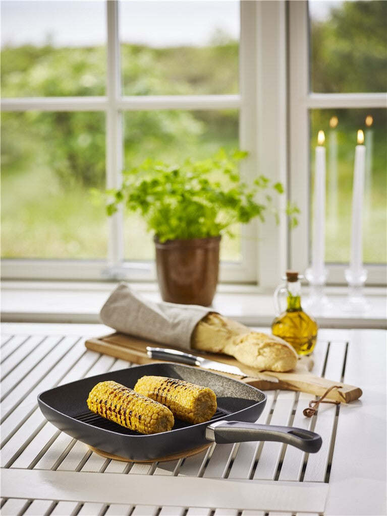 SCANPAN Grillpan Classic Induction 27 x 27 cm - Jubileumeditie - sfeerbeeld 2