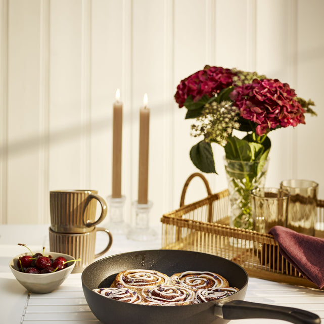 Which setting do you sear on, and which do you use to simmer the sauce?