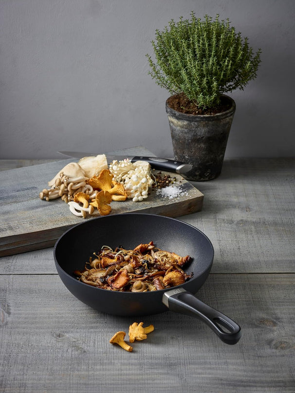 SCANPAN Wokpan Classic Induction ø 24 cm - adecuado para todas las fuentes de calor - capa antiadherente estándar