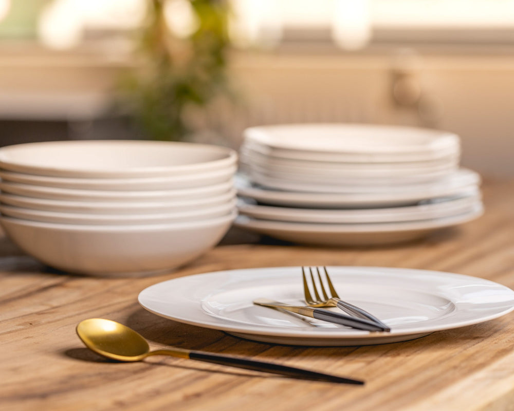 Studio Tavola Dinnerware Set White - 18-piece / 6 people - 6 dinner plates, 6 pasta bowls, and 6 side plates