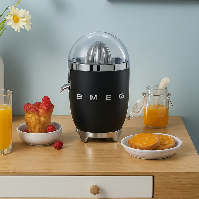 SMEG citrus juicer