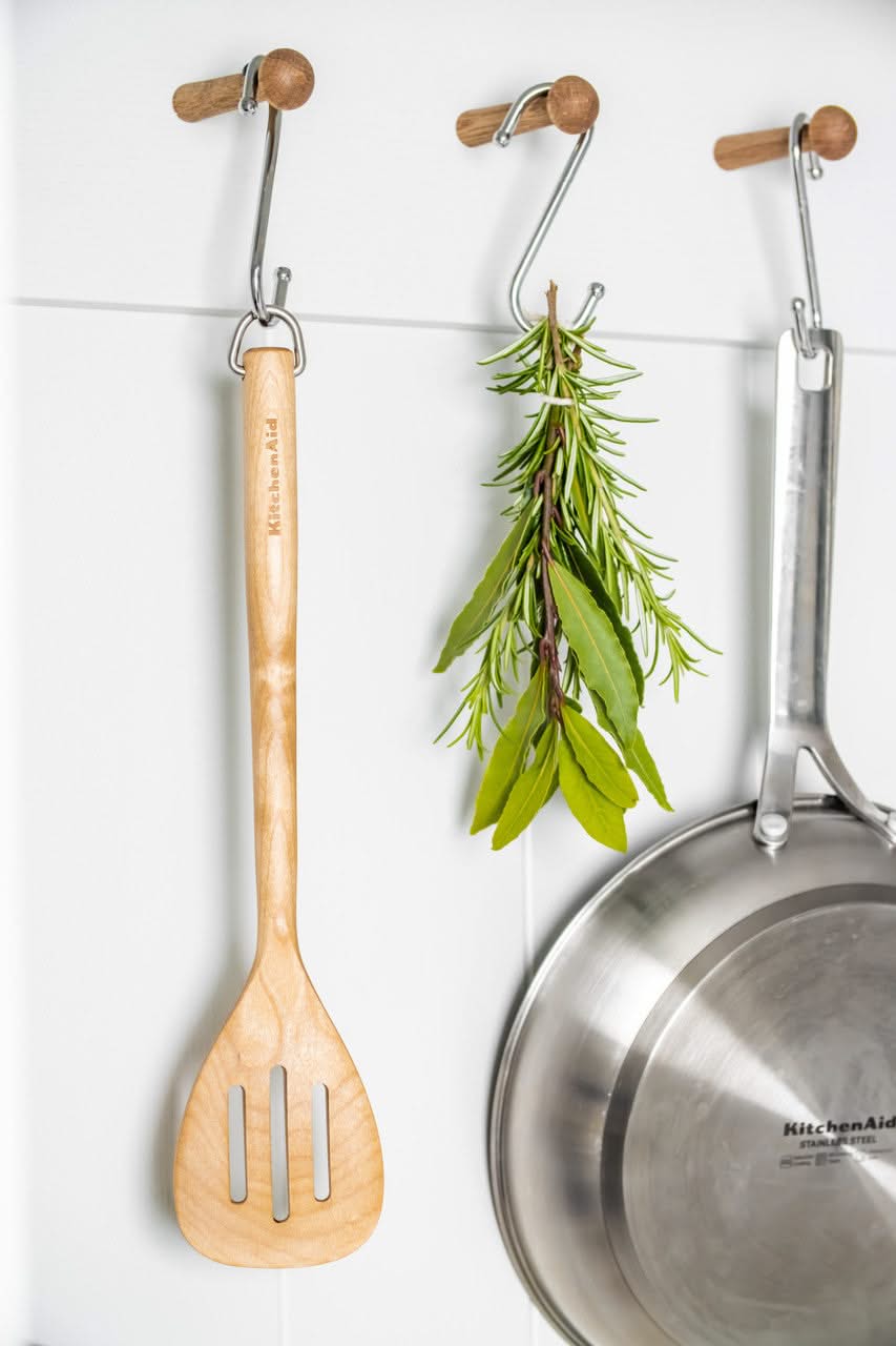 KitchenAid Slotted Turner Core Birchwood 33 cm - Spatula - for Non-stick Pans